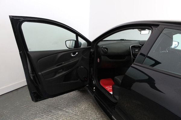 Used Renault Clio 2017 for sale - 76030657: Photo 25