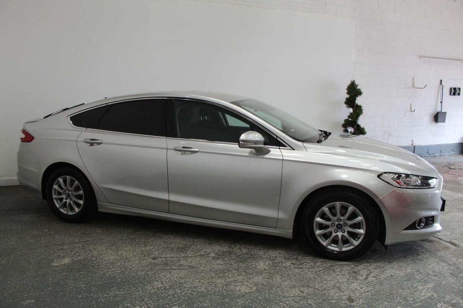Used Ford Mondeo 2015 for sale - 76192617: Photo 4