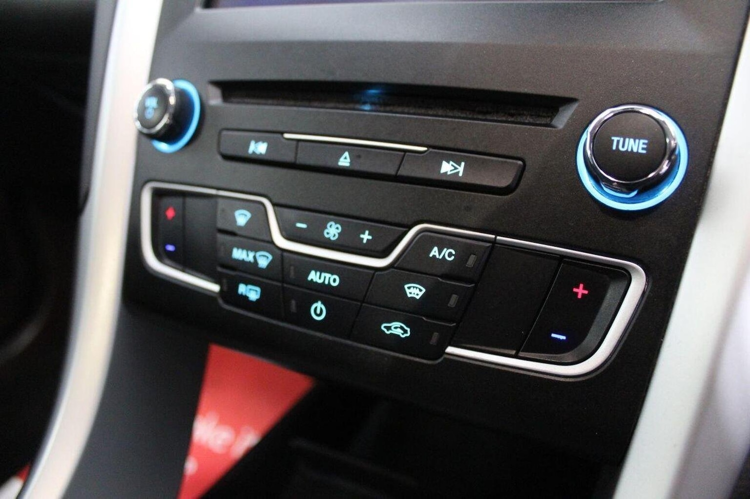 Used Ford Mondeo 2015 for sale - 76192617: Photo 40