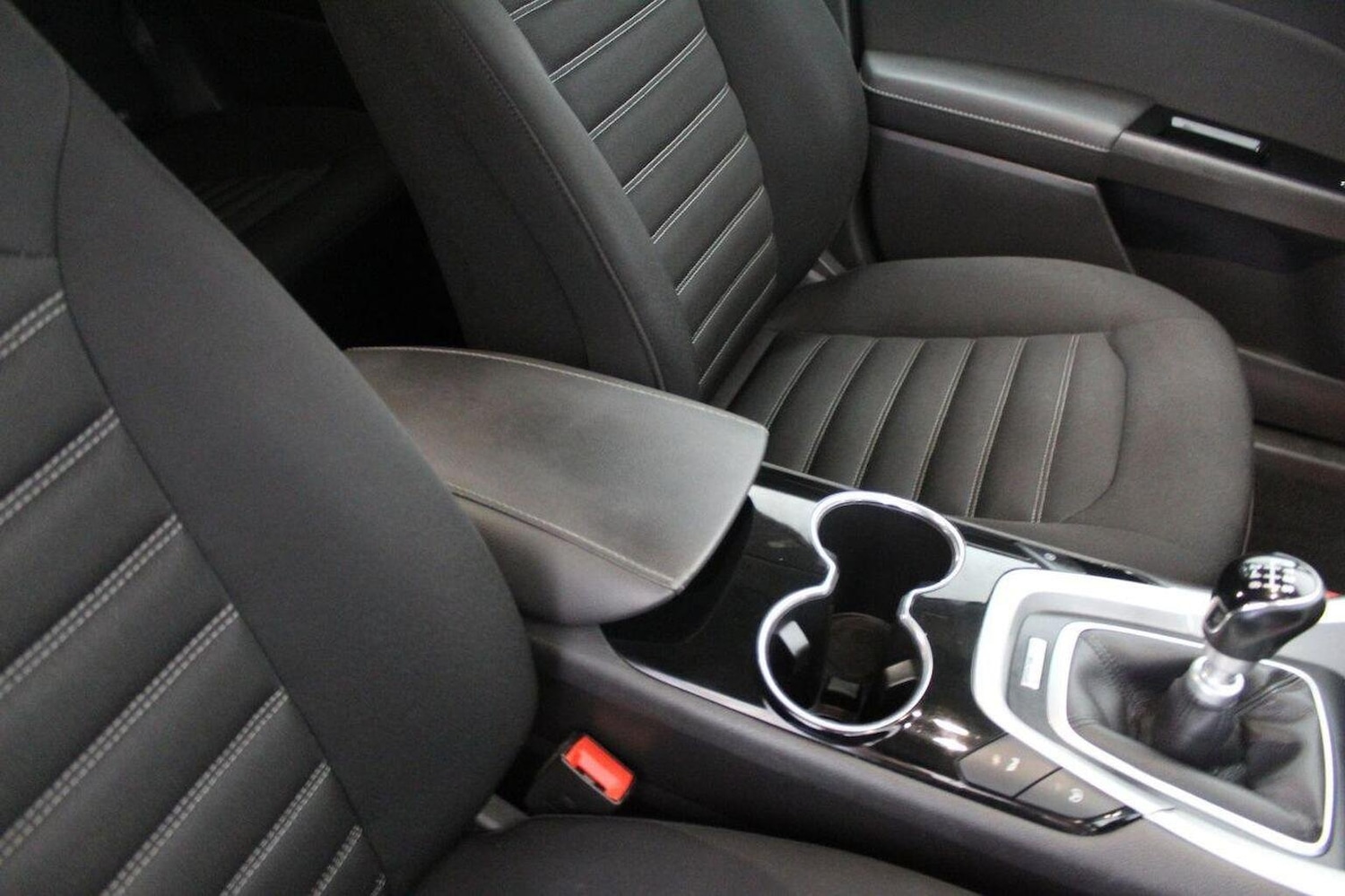 Used Ford Mondeo 2015 for sale - 76192617: Photo 42