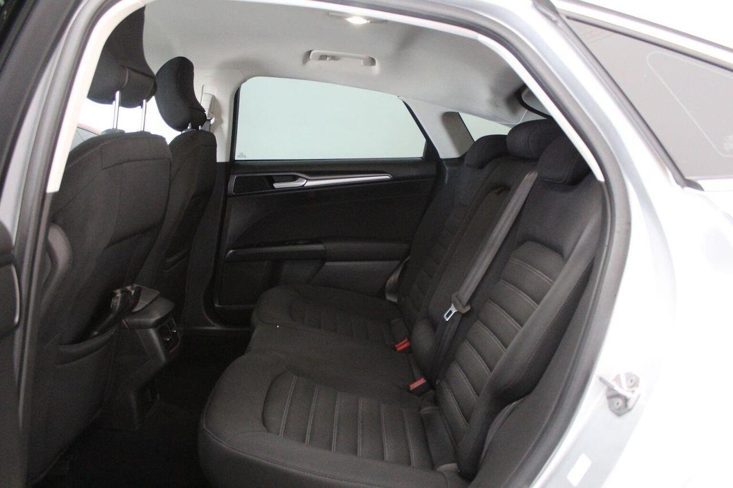 Used Ford Mondeo 2015 for sale - 76192617: Photo 51