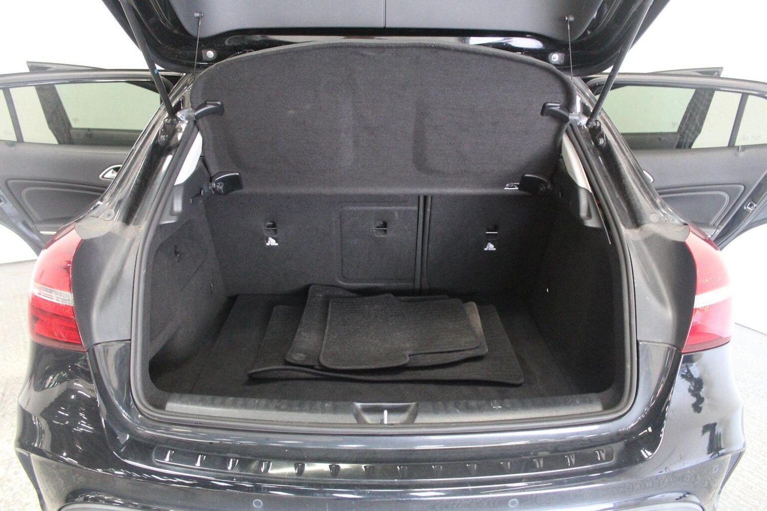 Used Mercedes-Benz GLA 2018 for sale - 77937816: Photo 22