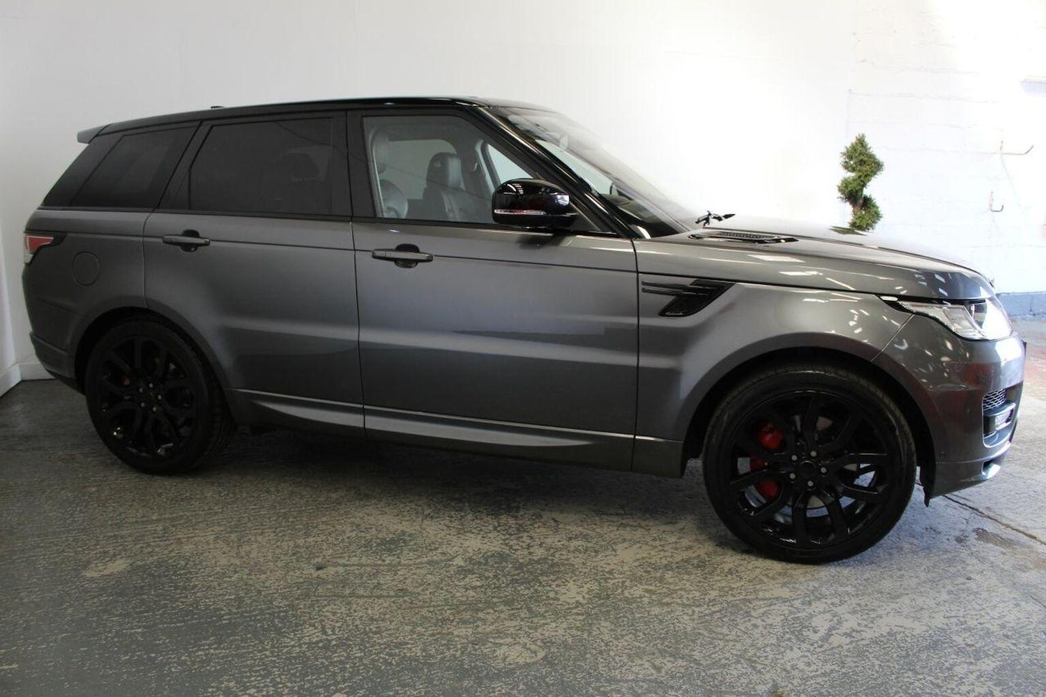 Used Land Rover Range Rover Sport 2017 for sale - 76793680: Photo 4