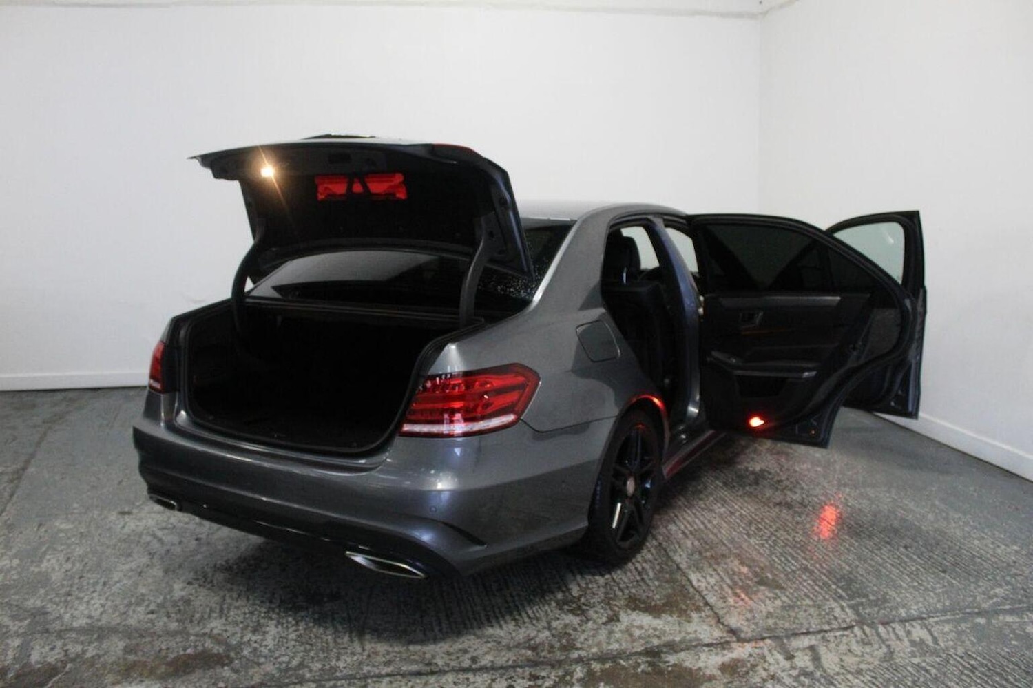 Used Mercedes-Benz E Class 2015 for sale - 76974487: Photo 22