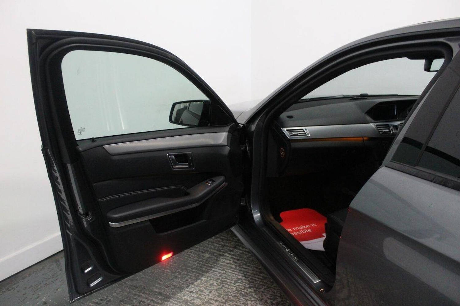 Used Mercedes-Benz E Class 2015 for sale - 76974487: Photo 27