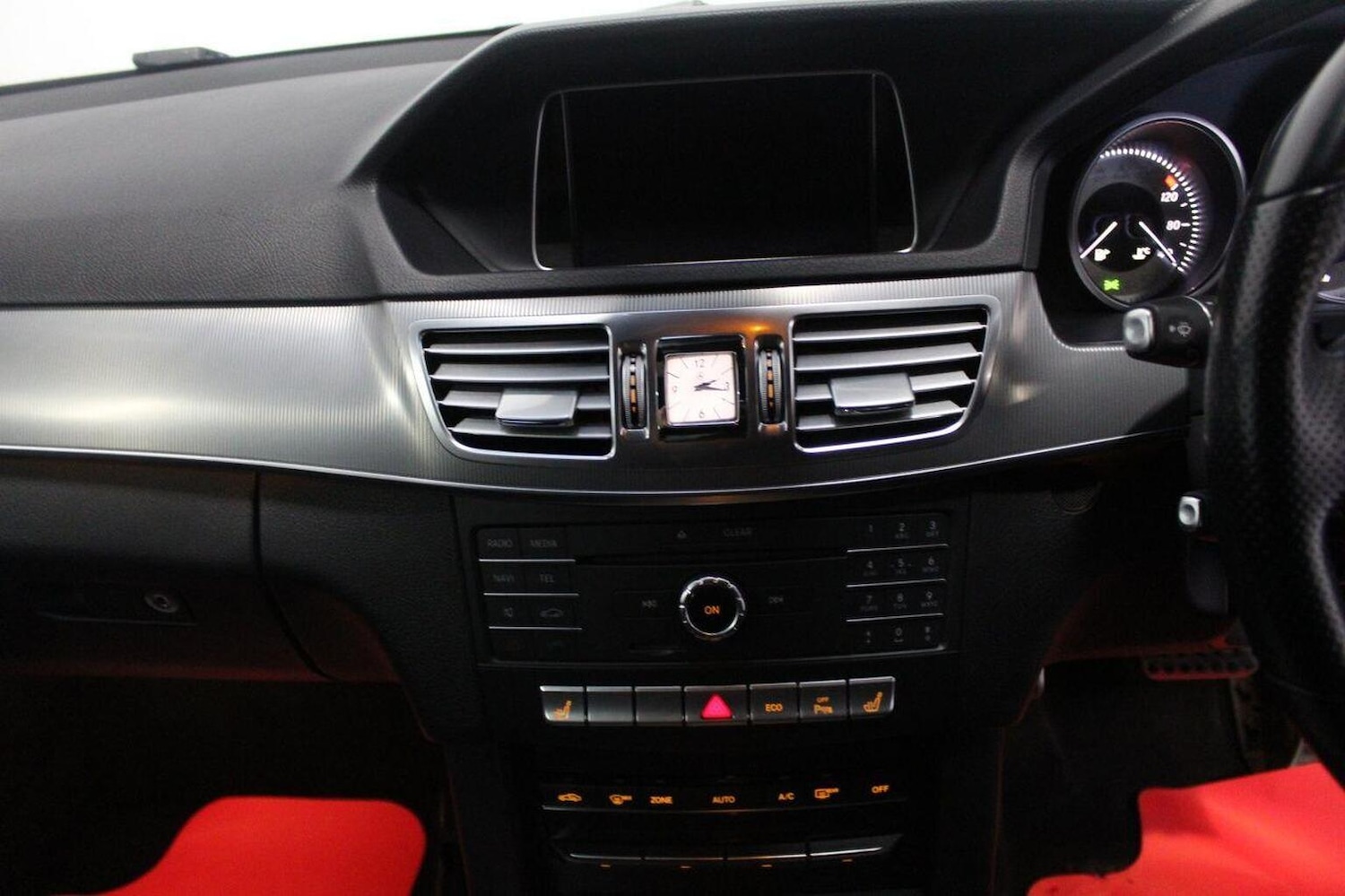 Used Mercedes-Benz E Class 2015 for sale - 76974487: Photo 33