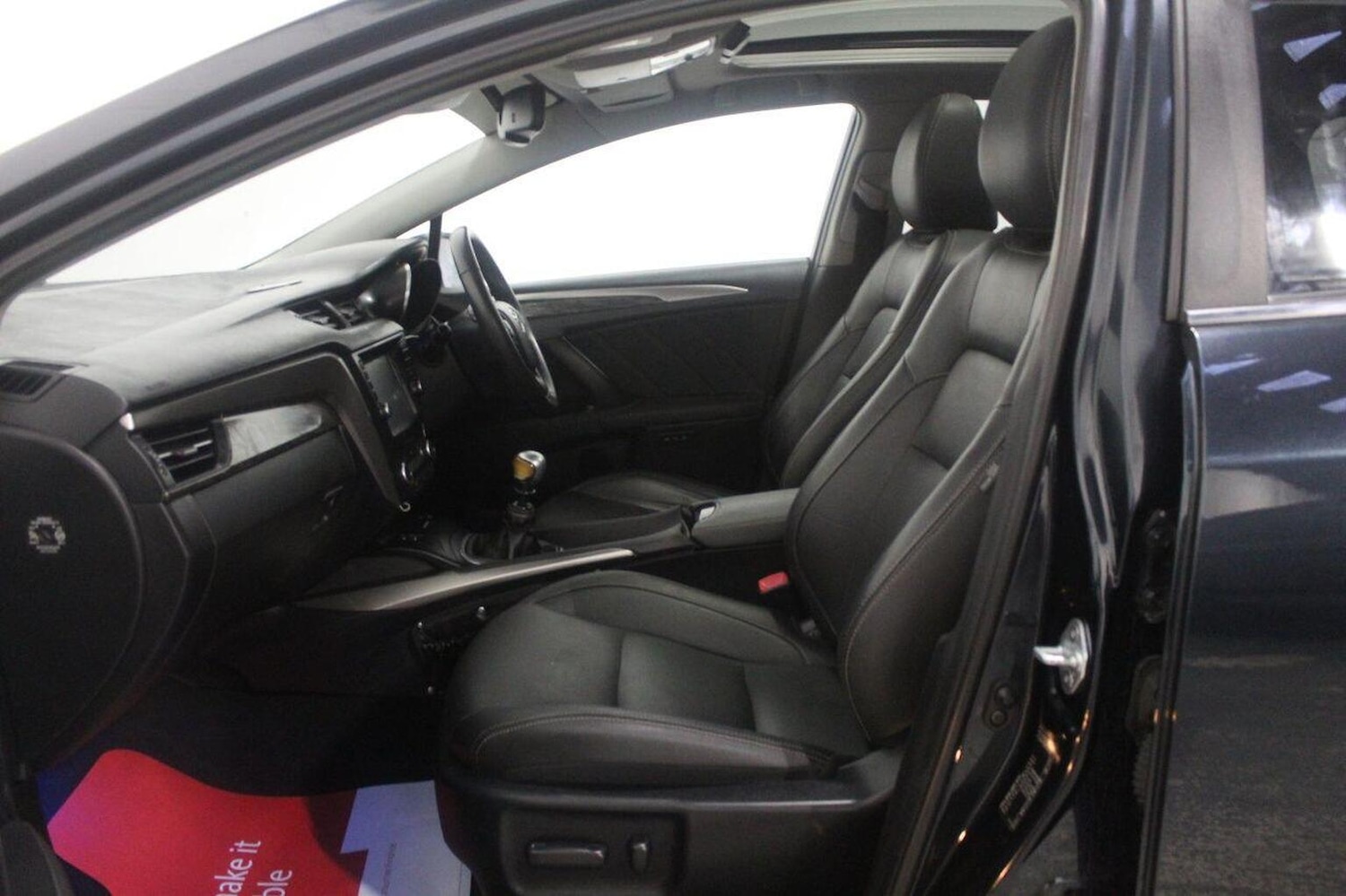 Used Toyota Avensis 2015 for sale - 77020597: Photo 52