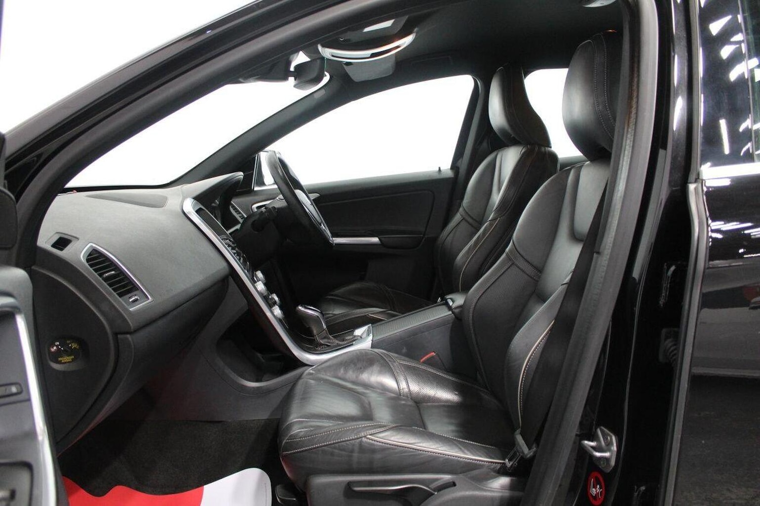 Used Volvo XC60 2015 for sale - 76793862: Photo 51