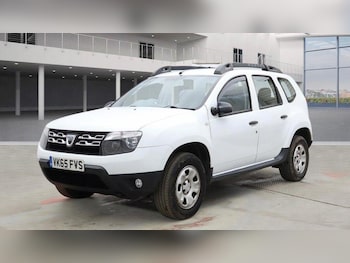 Used Dacia Duster 2015 for sale - 77400045: Photo