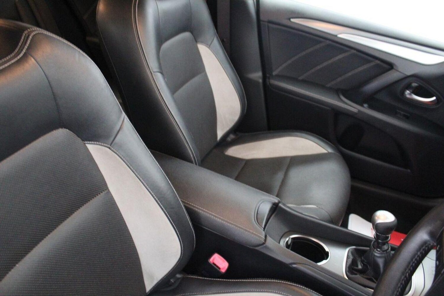 Used Toyota Avensis 2016 for sale - 77464625: Photo 43