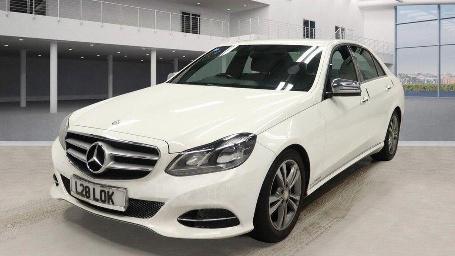 Used Mercedes-Benz E Class 2014 for sale - 77937966: Photo 3