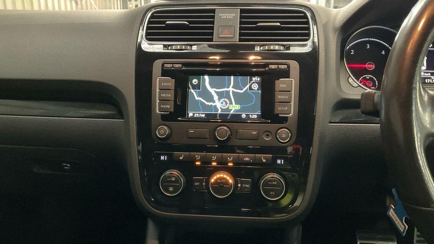 Used Volkswagen Scirocco 2015 for sale - 77124205: Photo 16