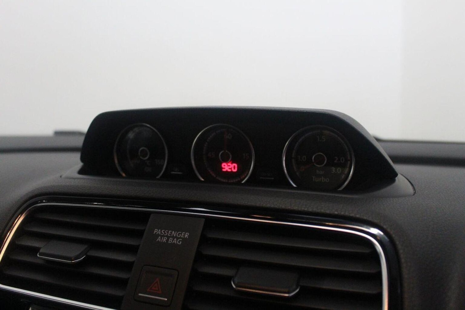 Used Volkswagen Scirocco 2015 for sale - 77124205: Photo 32