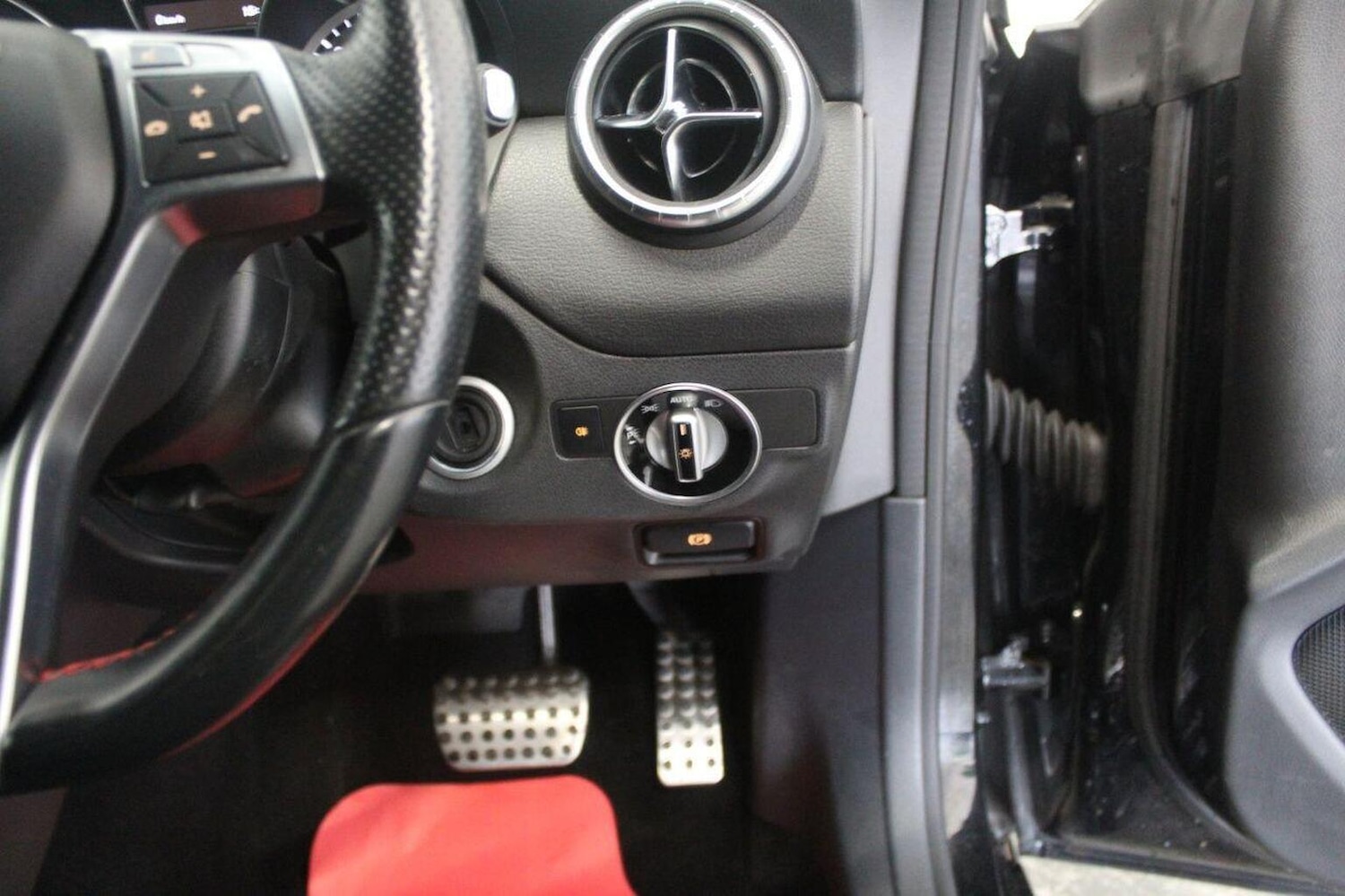 Used Mercedes-Benz CLA 2014 for sale - 77195459: Photo 46