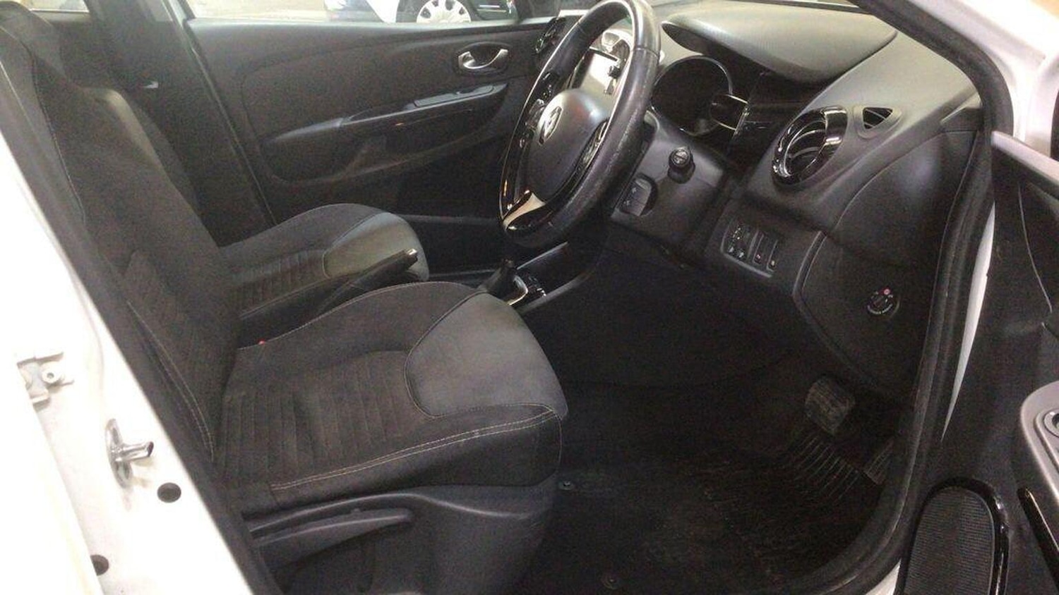 Used Renault Clio 2015 for sale - 77962006: Photo 14