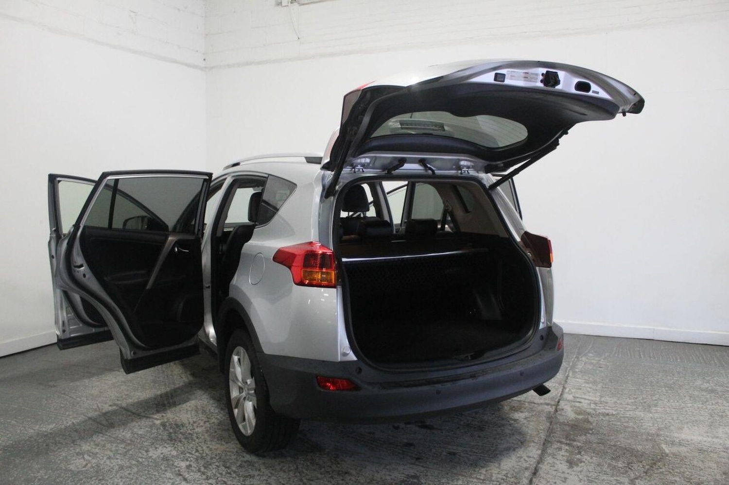 Used Toyota RAV4 2015 for sale - 76527377: Photo 21