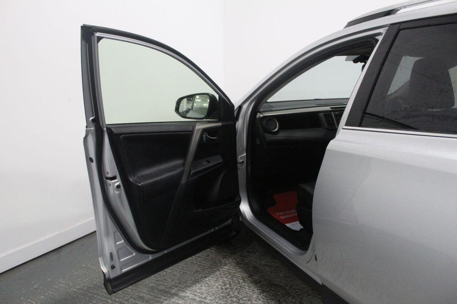 Used Toyota RAV4 2015 for sale - 76527377: Photo 28