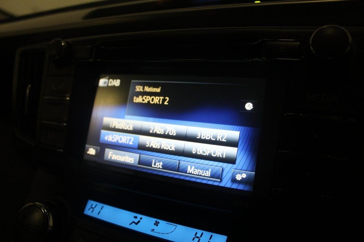 Used Toyota RAV4 2015 for sale - 76527377: Photo 38