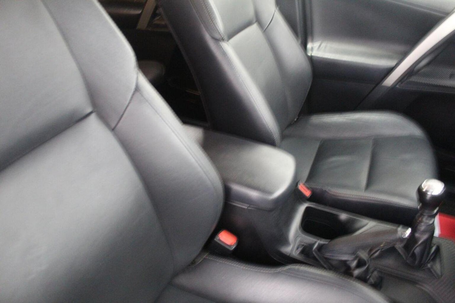 Used Toyota RAV4 2015 for sale - 76527377: Photo 43