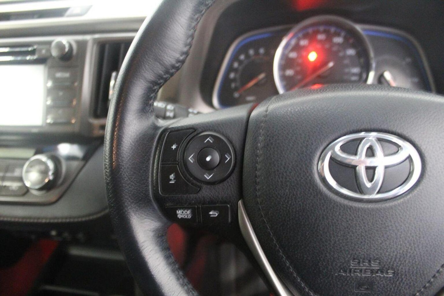 Used Toyota RAV4 2015 for sale - 76527377: Photo 45