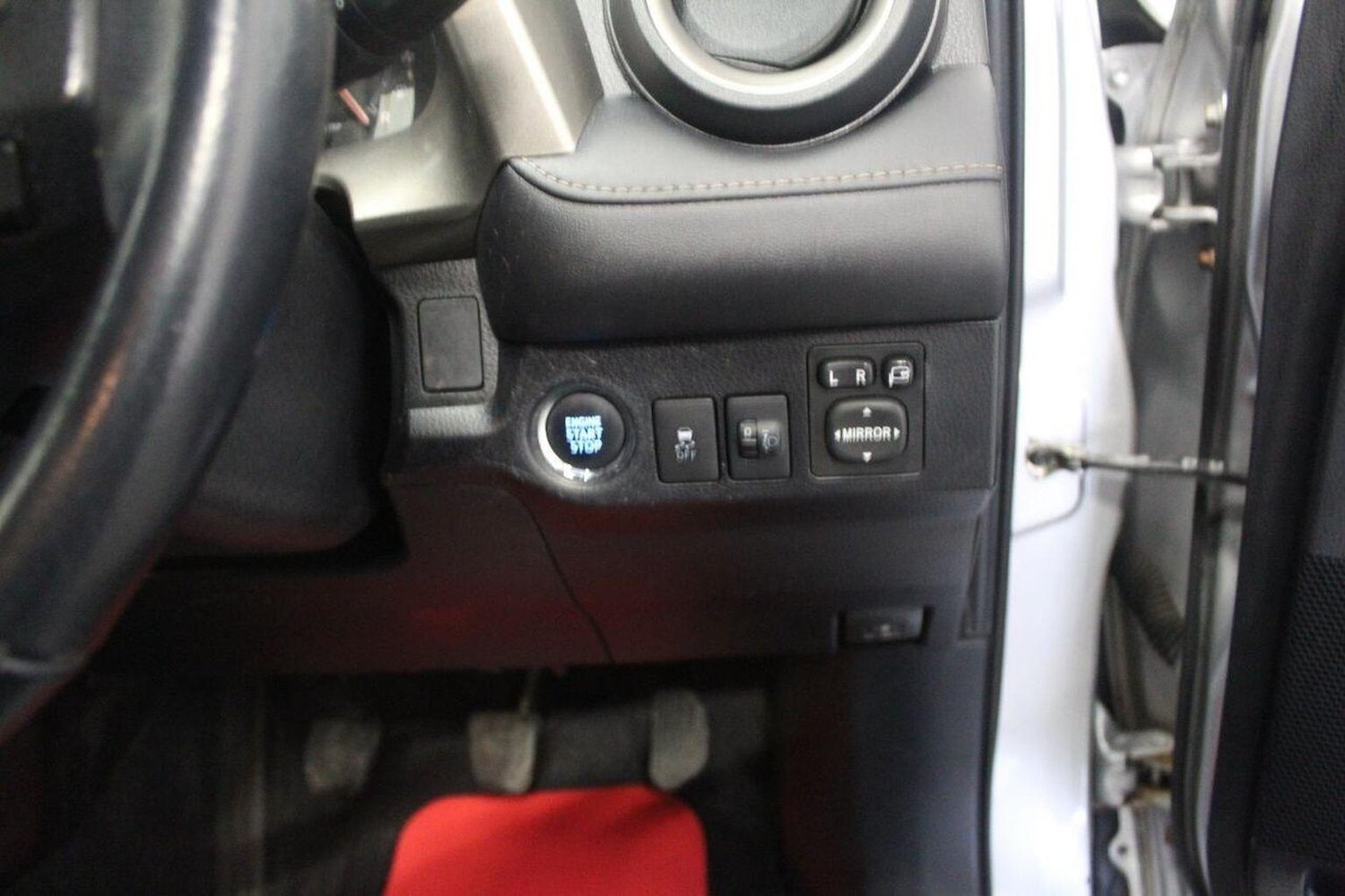 Used Toyota RAV4 2015 for sale - 76527377: Photo 47