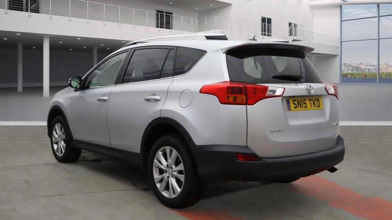 Used Toyota RAV4 2015 for sale - 76527377: Photo 5