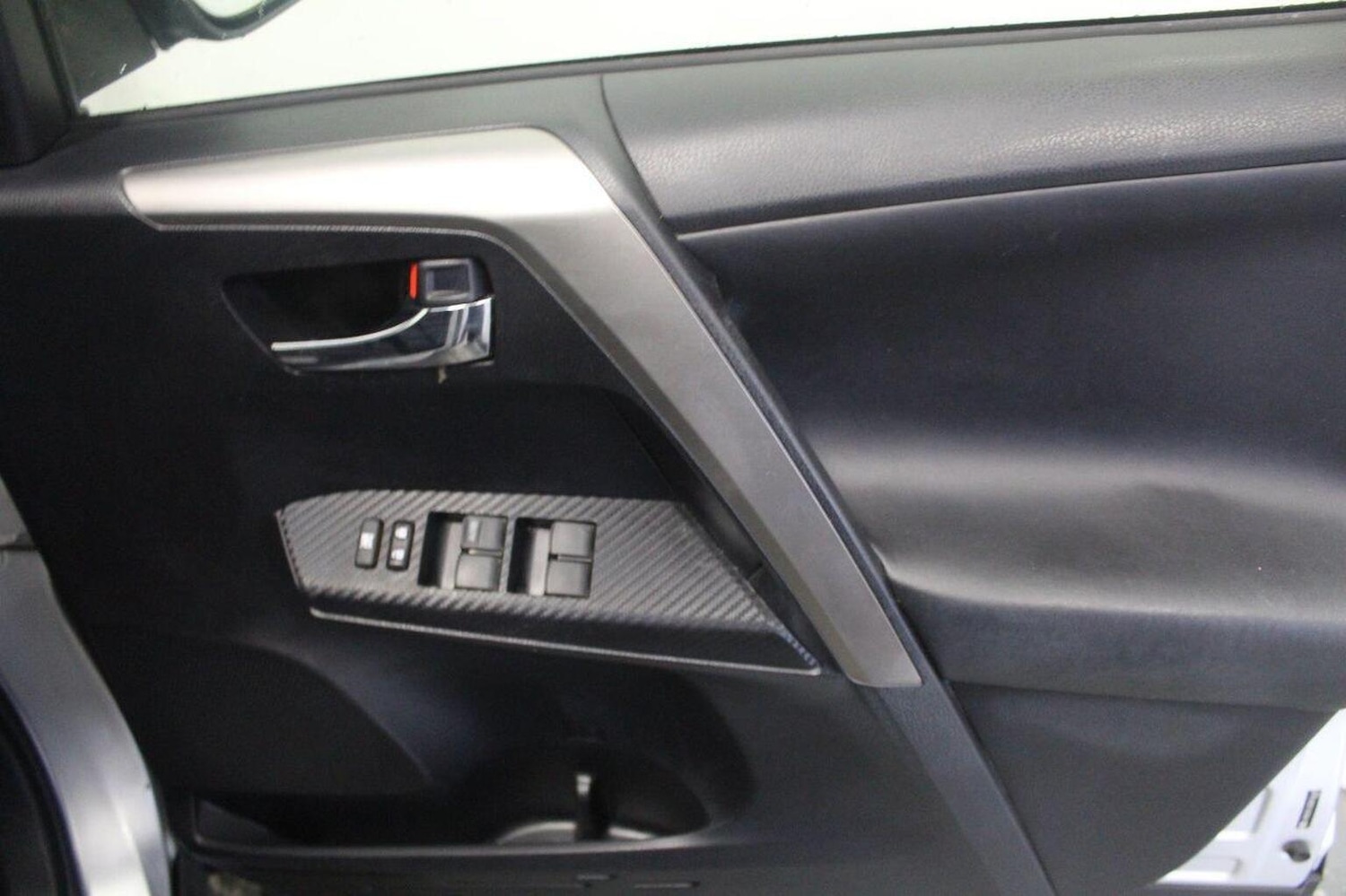 Used Toyota RAV4 2015 for sale - 76527377: Photo 50