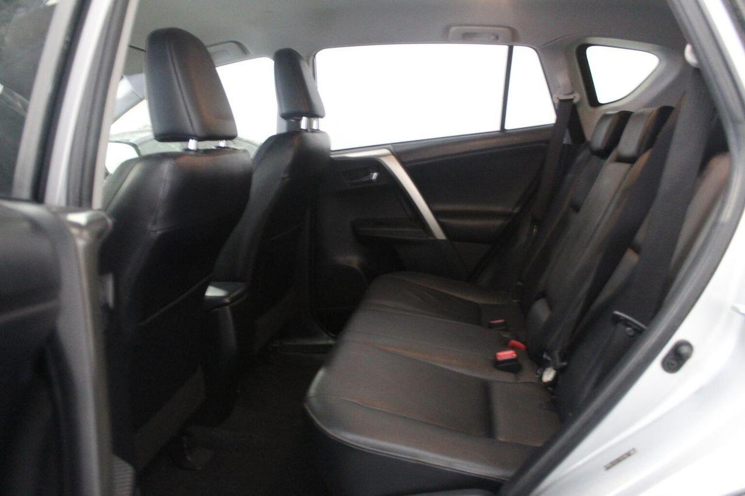 Used Toyota RAV4 2015 for sale - 76527377: Photo 53