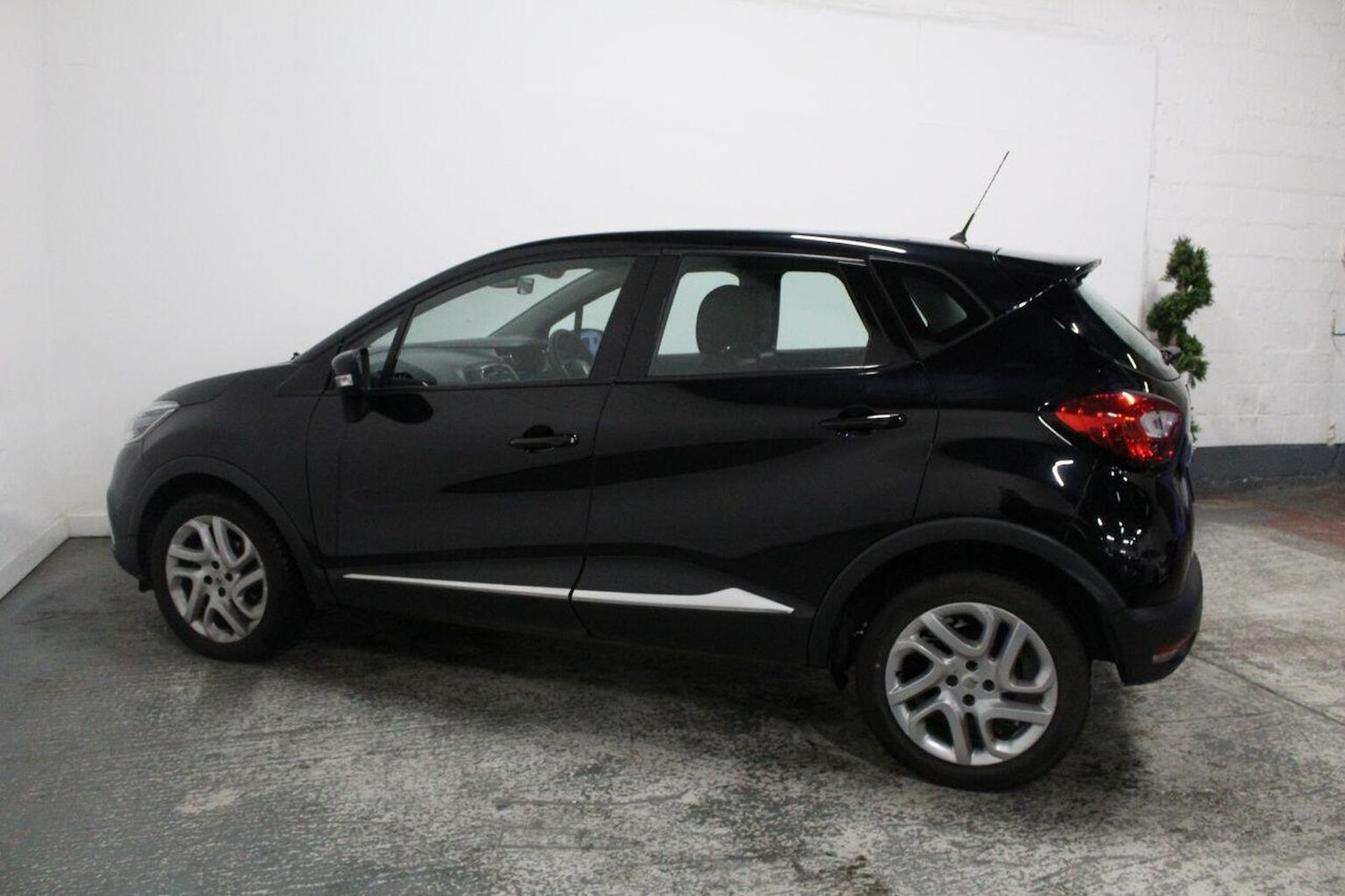 Used Renault Captur 2016 for sale - 76935303: Photo 10