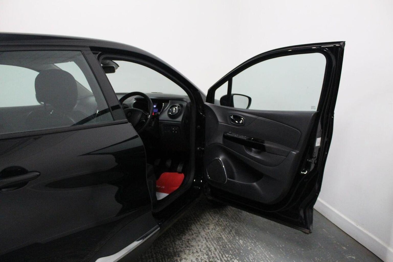 Used Renault Captur 2016 for sale - 76935303: Photo 23