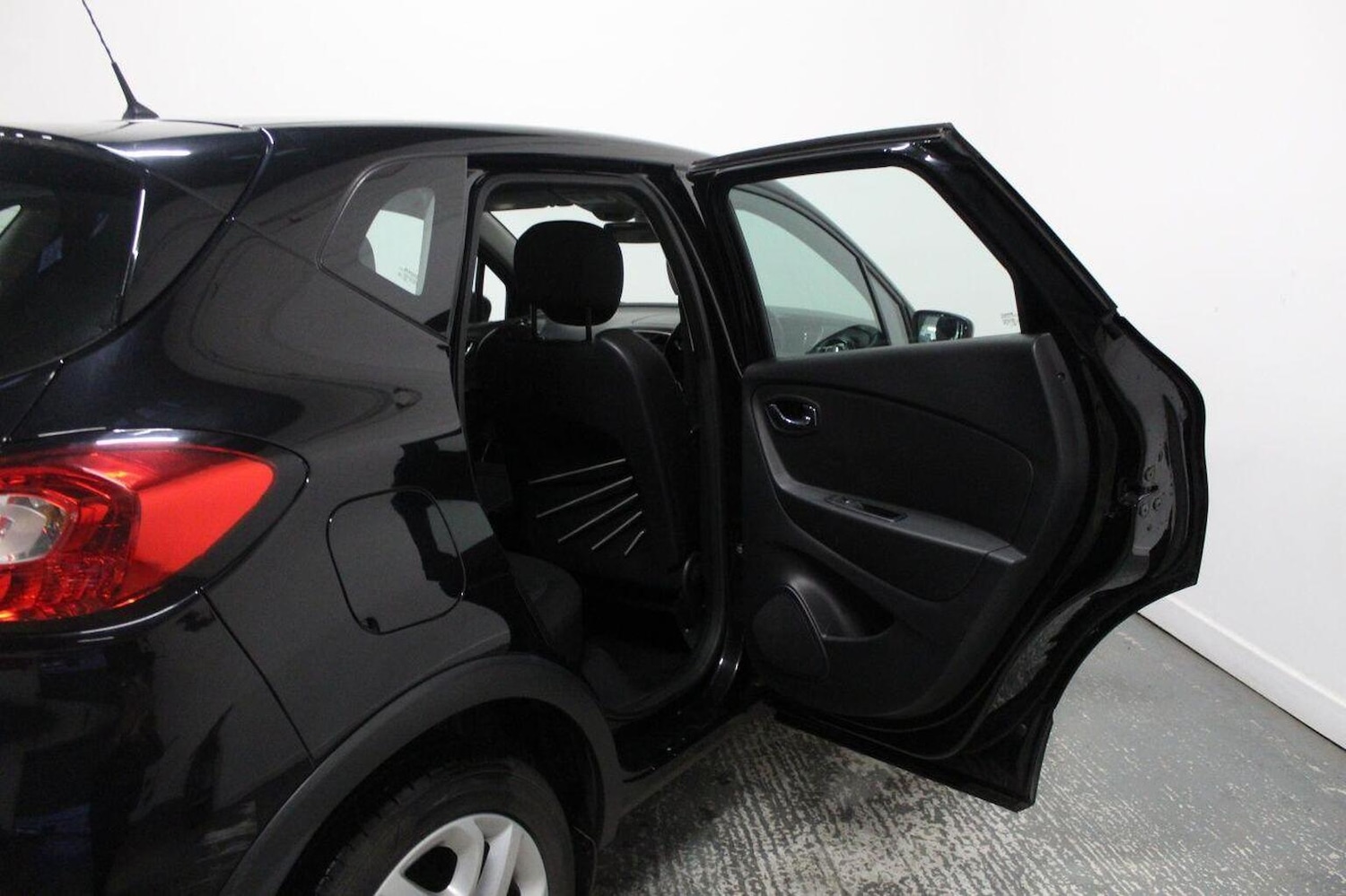 Used Renault Captur 2016 for sale - 76935303: Photo 24