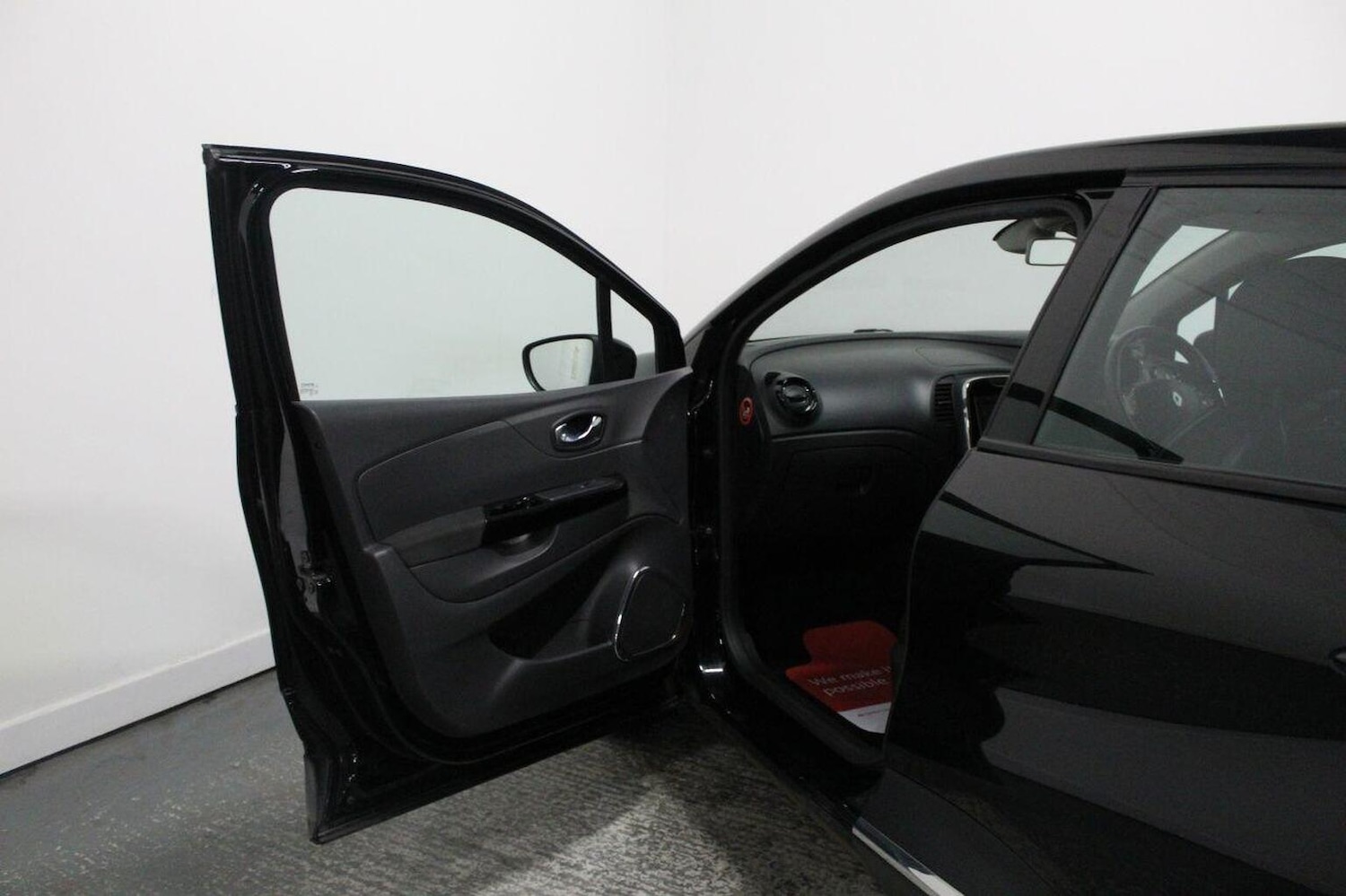 Used Renault Captur 2016 for sale - 76935303: Photo 25