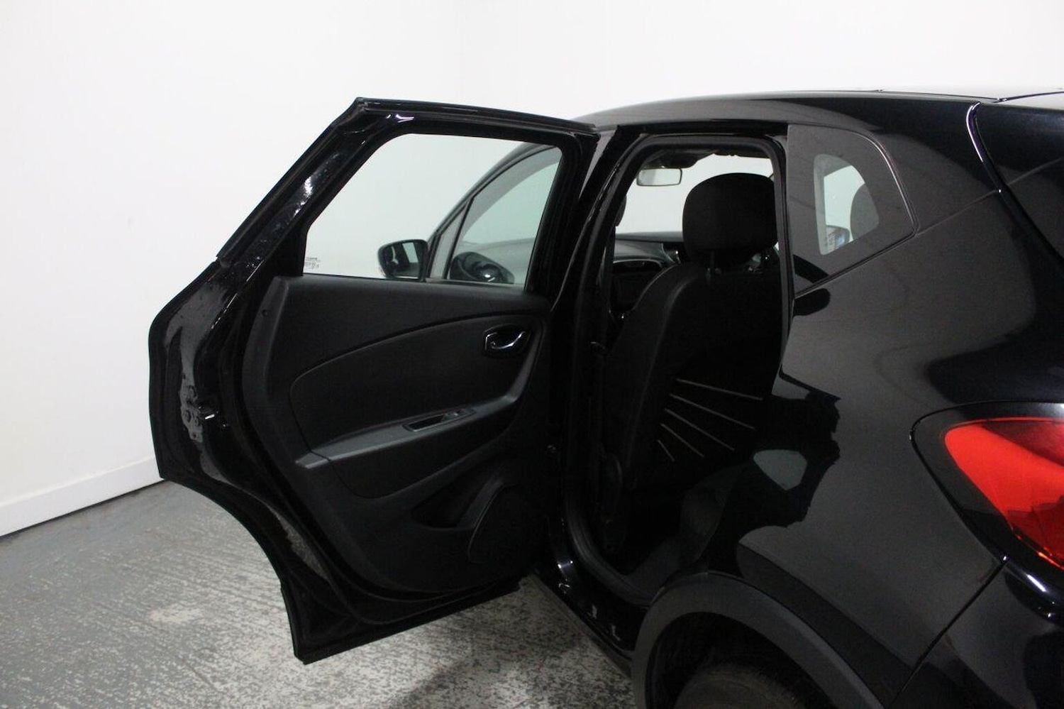 Used Renault Captur 2016 for sale - 76935303: Photo 26