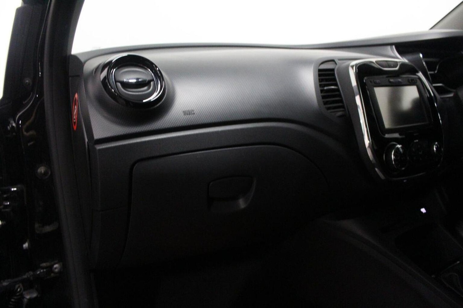 Used Renault Captur 2016 for sale - 76935303: Photo 29