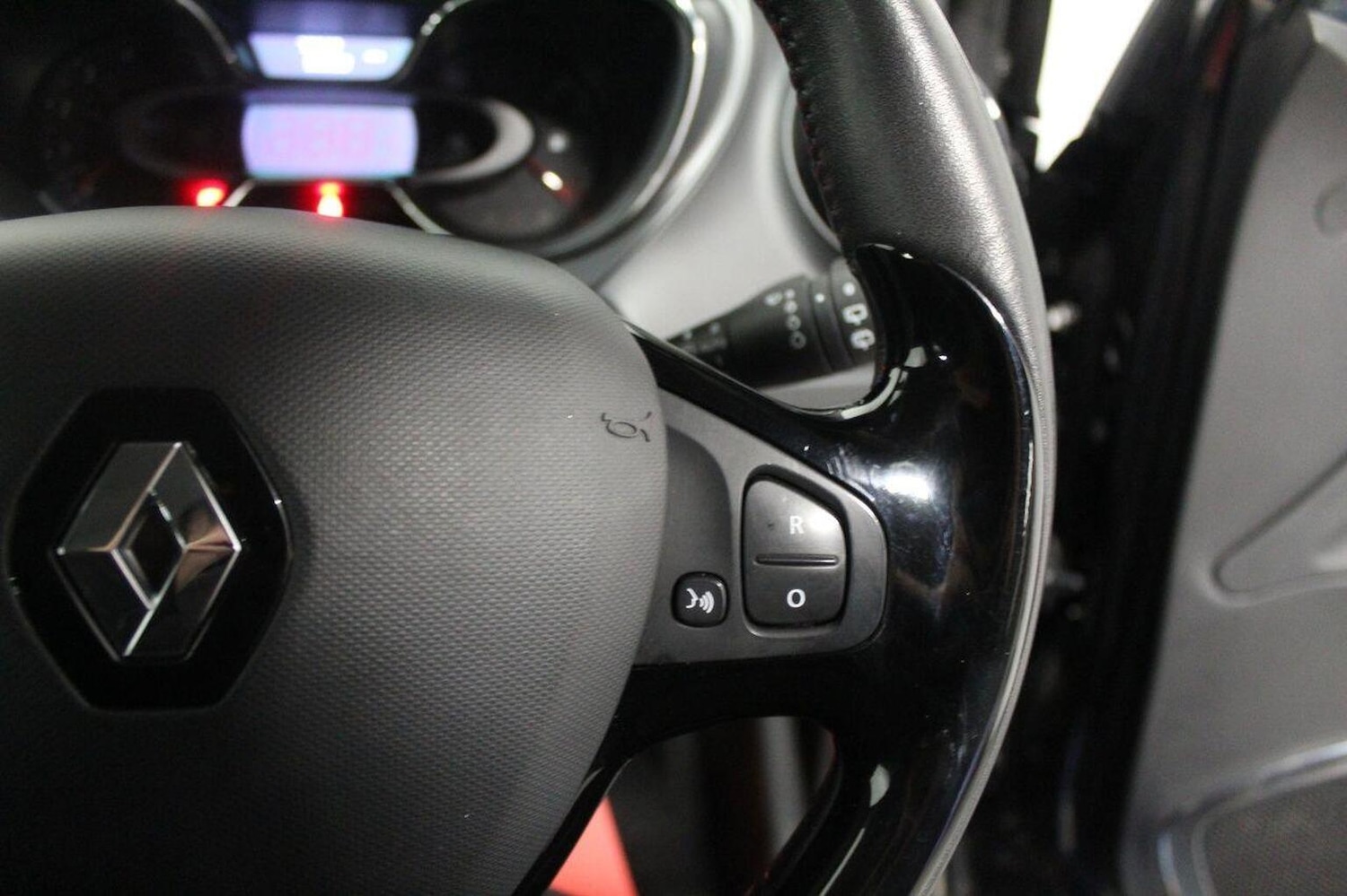 Used Renault Captur 2016 for sale - 76935303: Photo 43