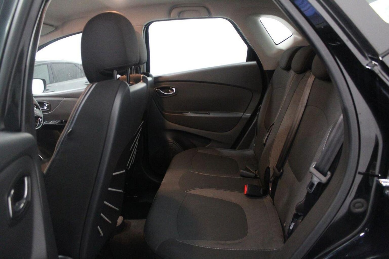 Used Renault Captur 2016 for sale - 76935303: Photo 49