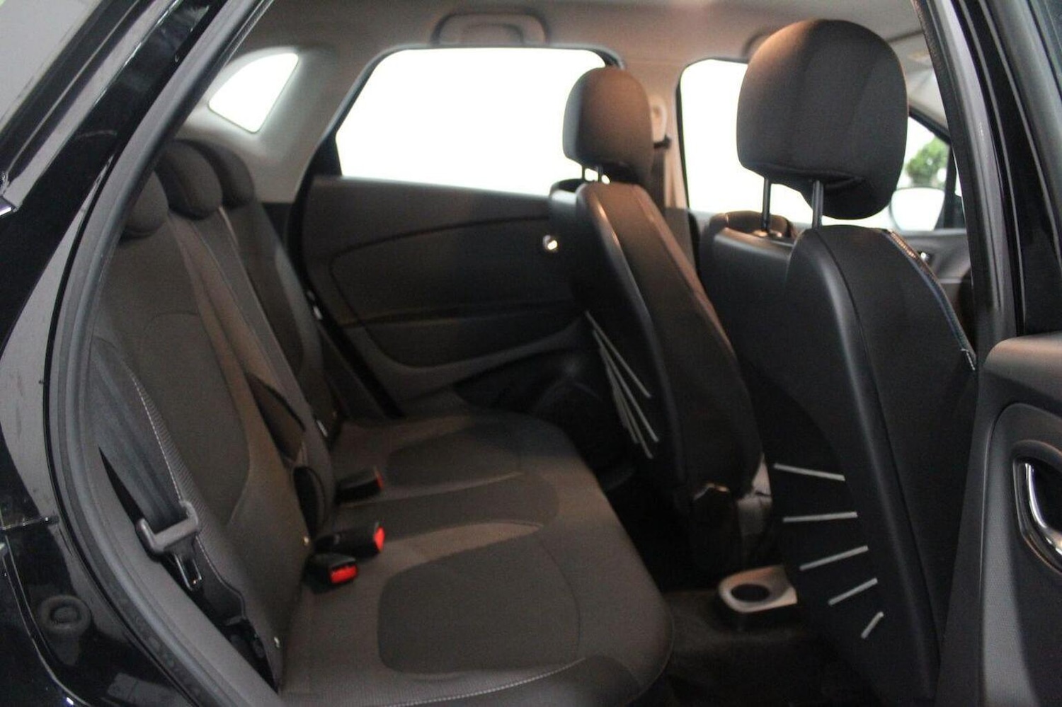 Used Renault Captur 2016 for sale - 76935303: Photo 50