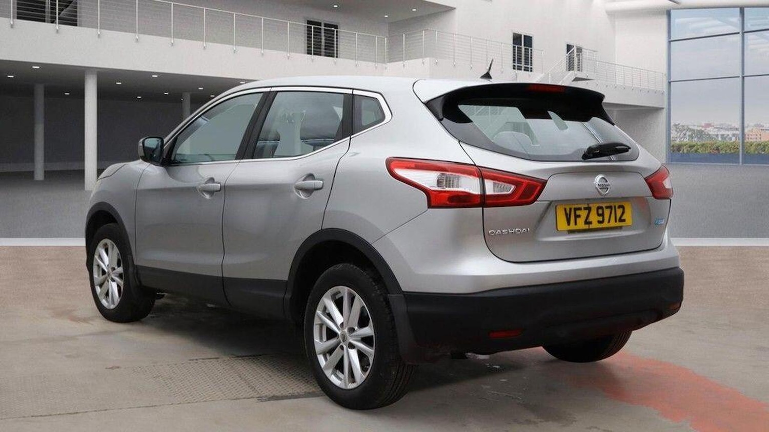Used Nissan Qashqai 2015 for sale - 77897795: Photo 5
