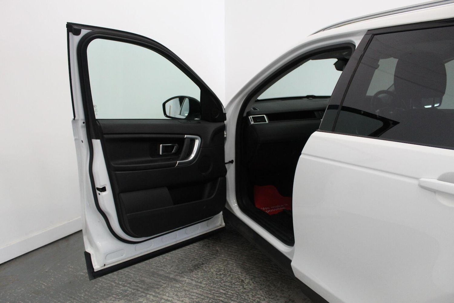 Used Land Rover Discovery Sport 2016 for sale - 77937783: Photo 28