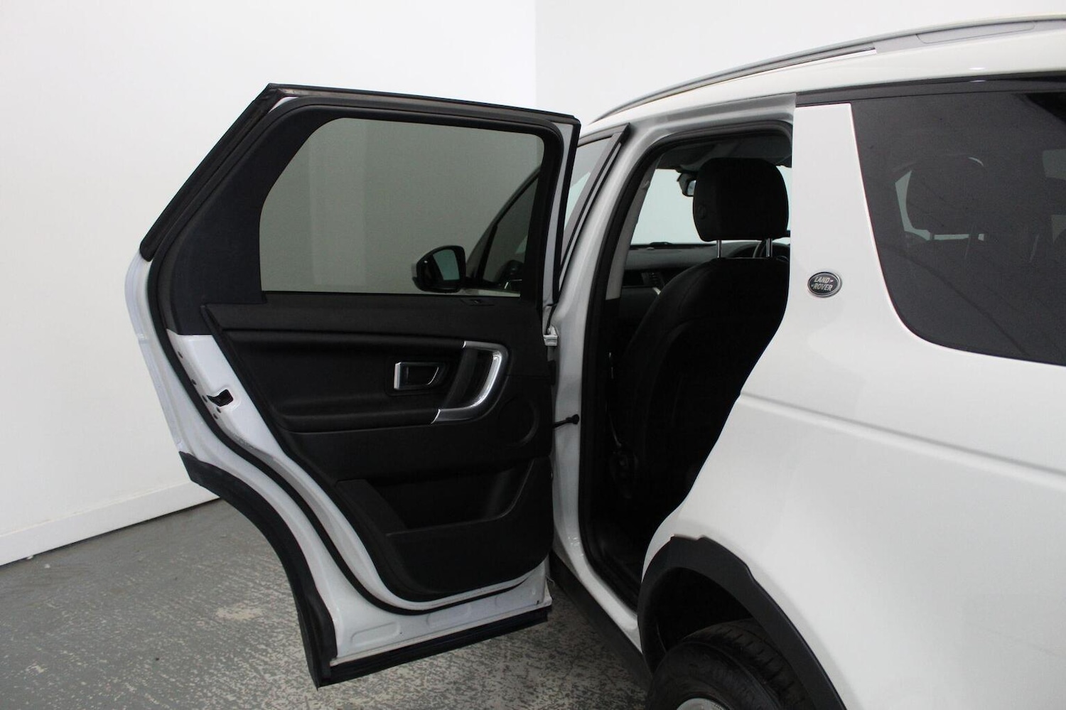 Used Land Rover Discovery Sport 2016 for sale - 77937783: Photo 29