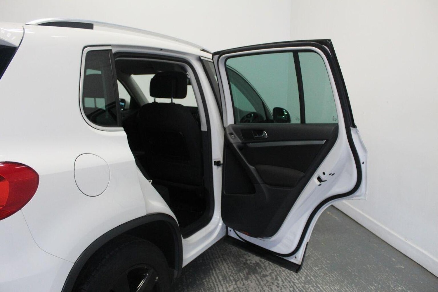 Used Volkswagen Tiguan 2012 for sale - 76098744: Photo 26