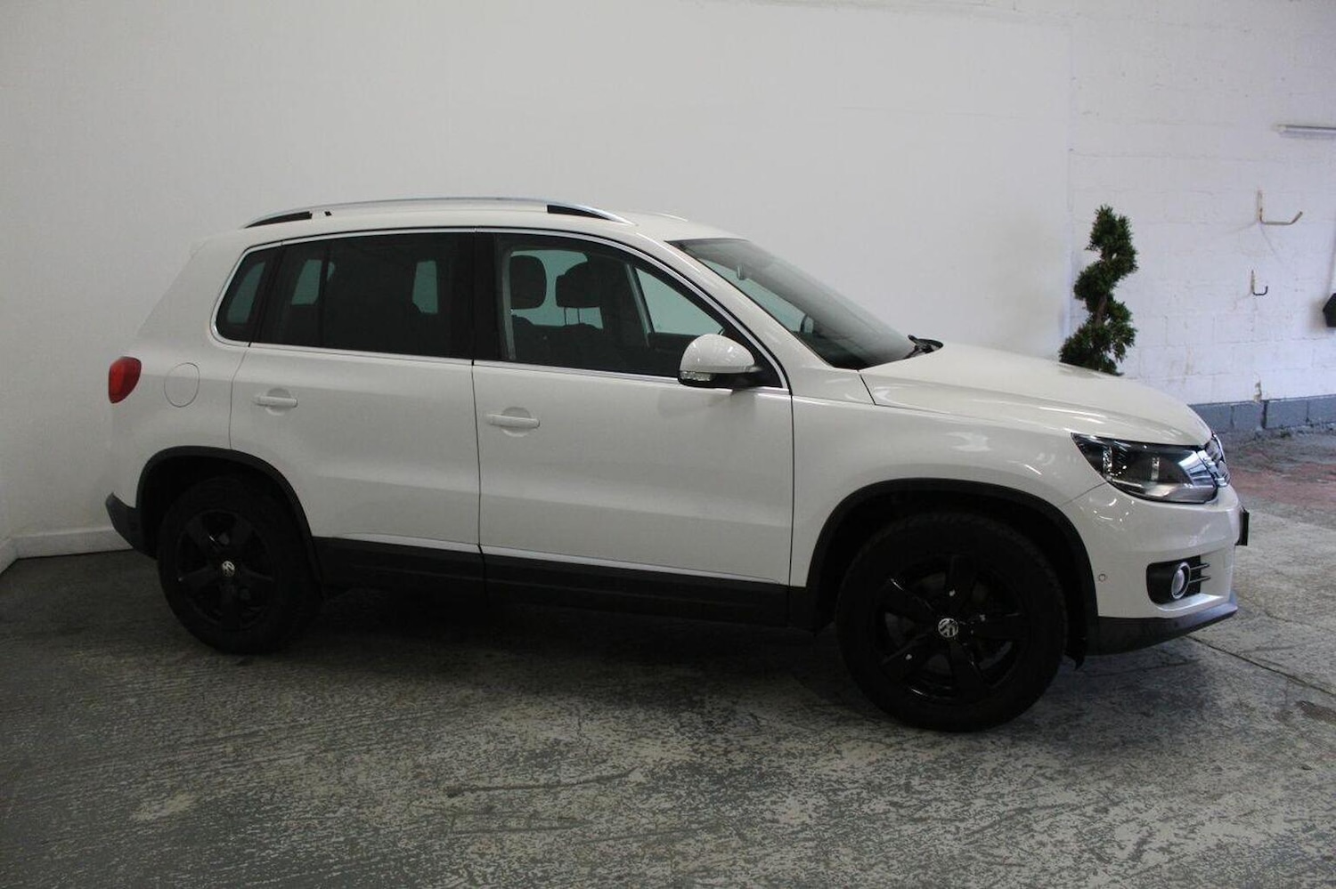 Used Volkswagen Tiguan 2012 for sale - 76098744: Photo 4