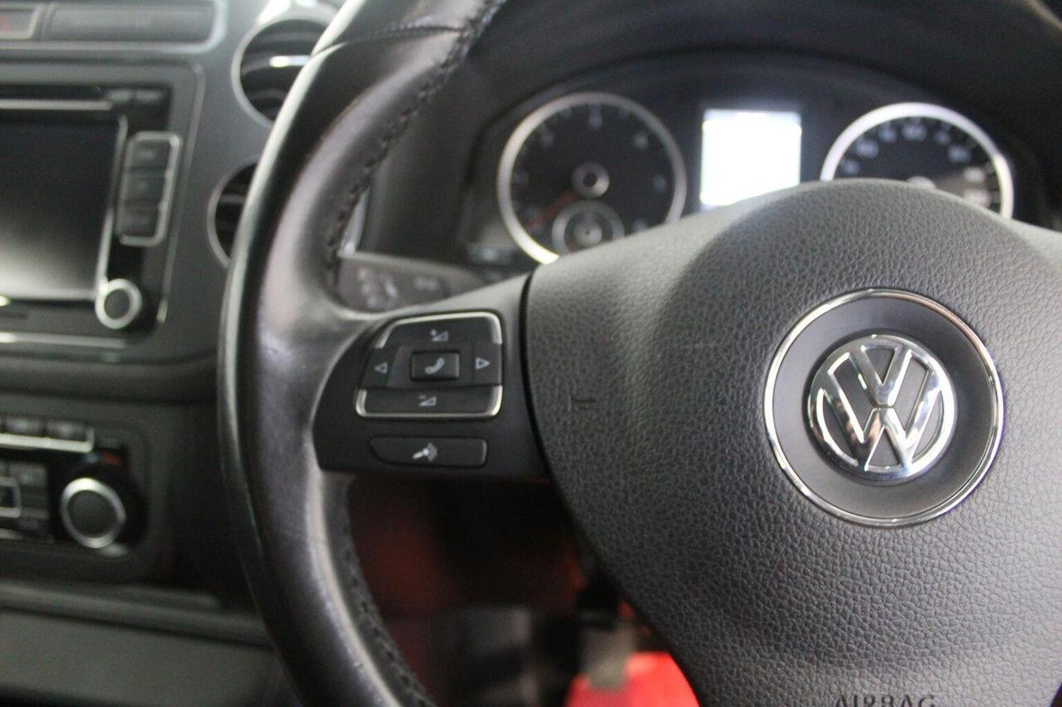 Used Volkswagen Tiguan 2012 for sale - 76098744: Photo 43