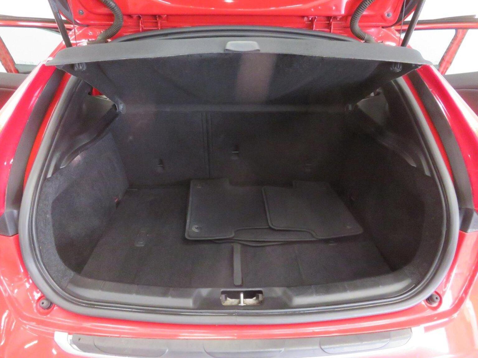 Used Volvo V40 Cross Country 2016 for sale - 68078873: Photo 22