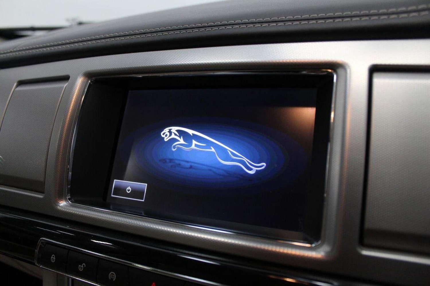 Used Jaguar XF 2013 for sale - 76186596: Photo 43