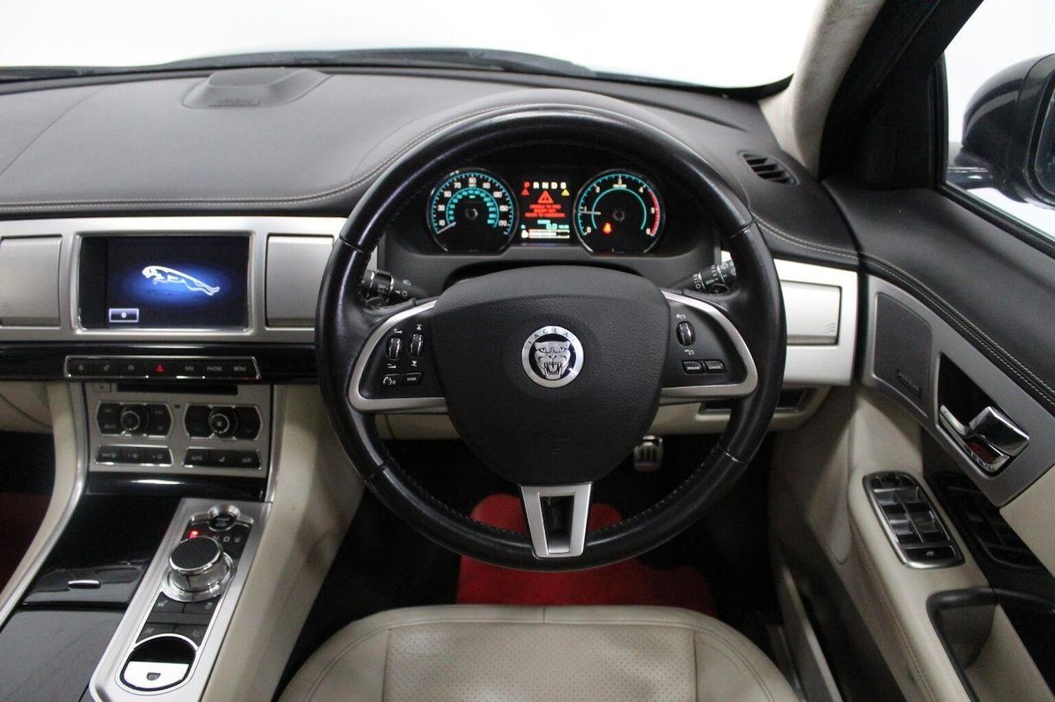 Used Jaguar XF 2013 for sale - 76186596: Photo 48