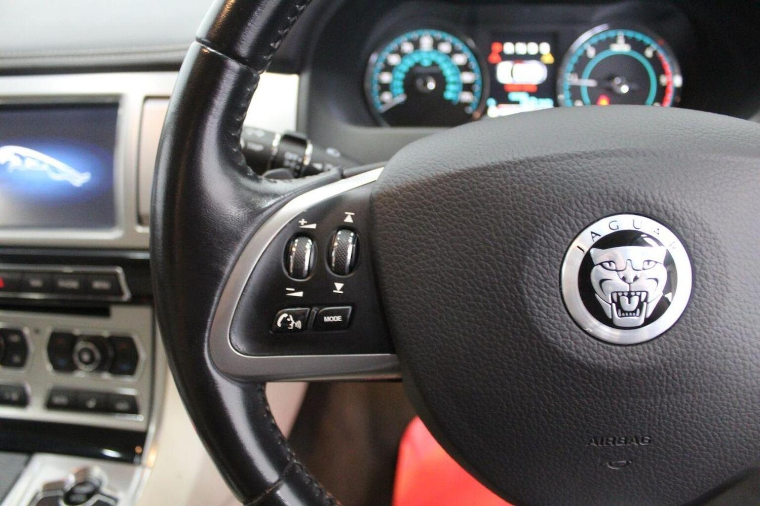 Used Jaguar XF 2013 for sale - 76186596: Photo 49