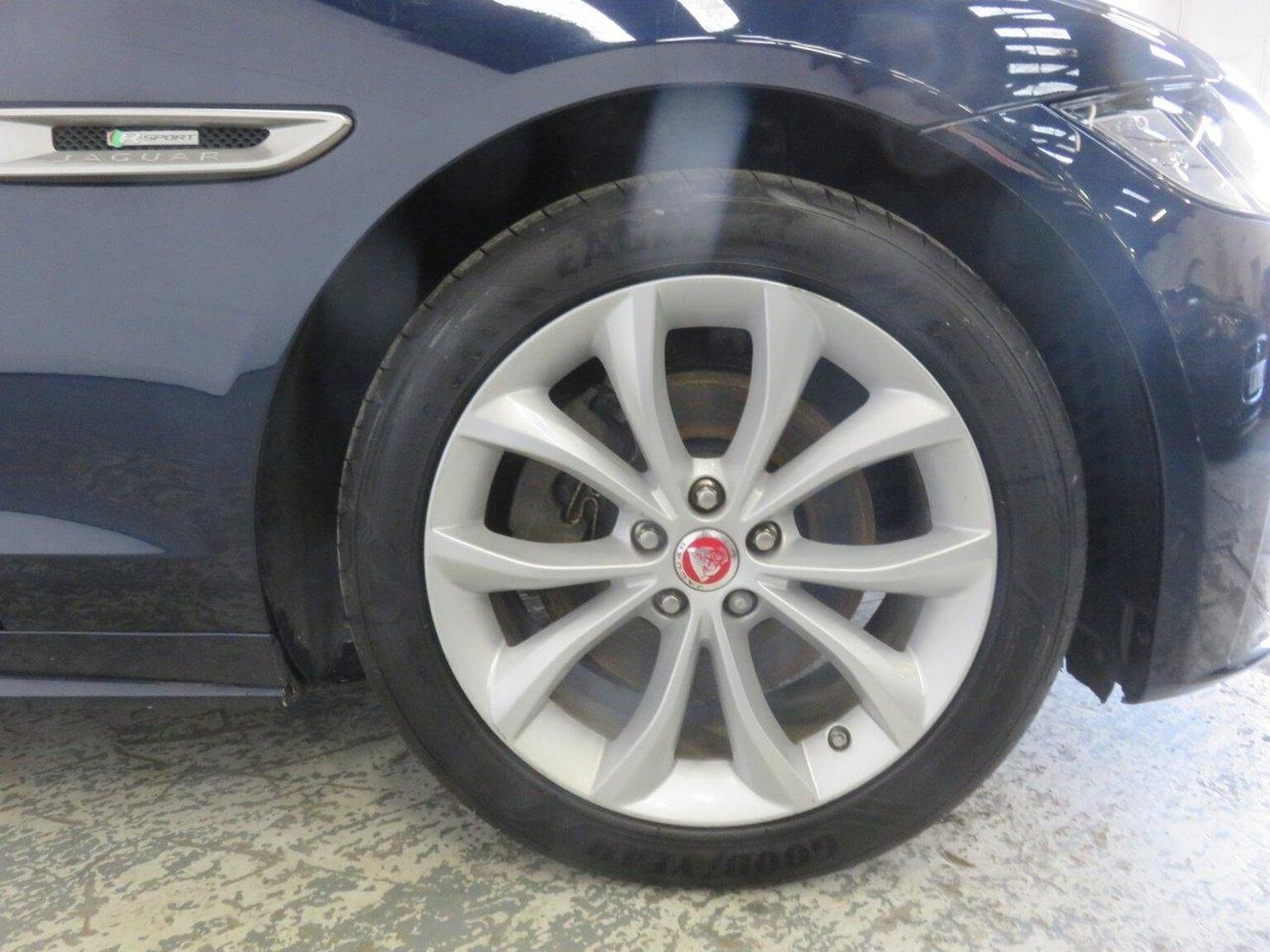 Used Jaguar XF 2017 for sale - 76082757: Photo 57