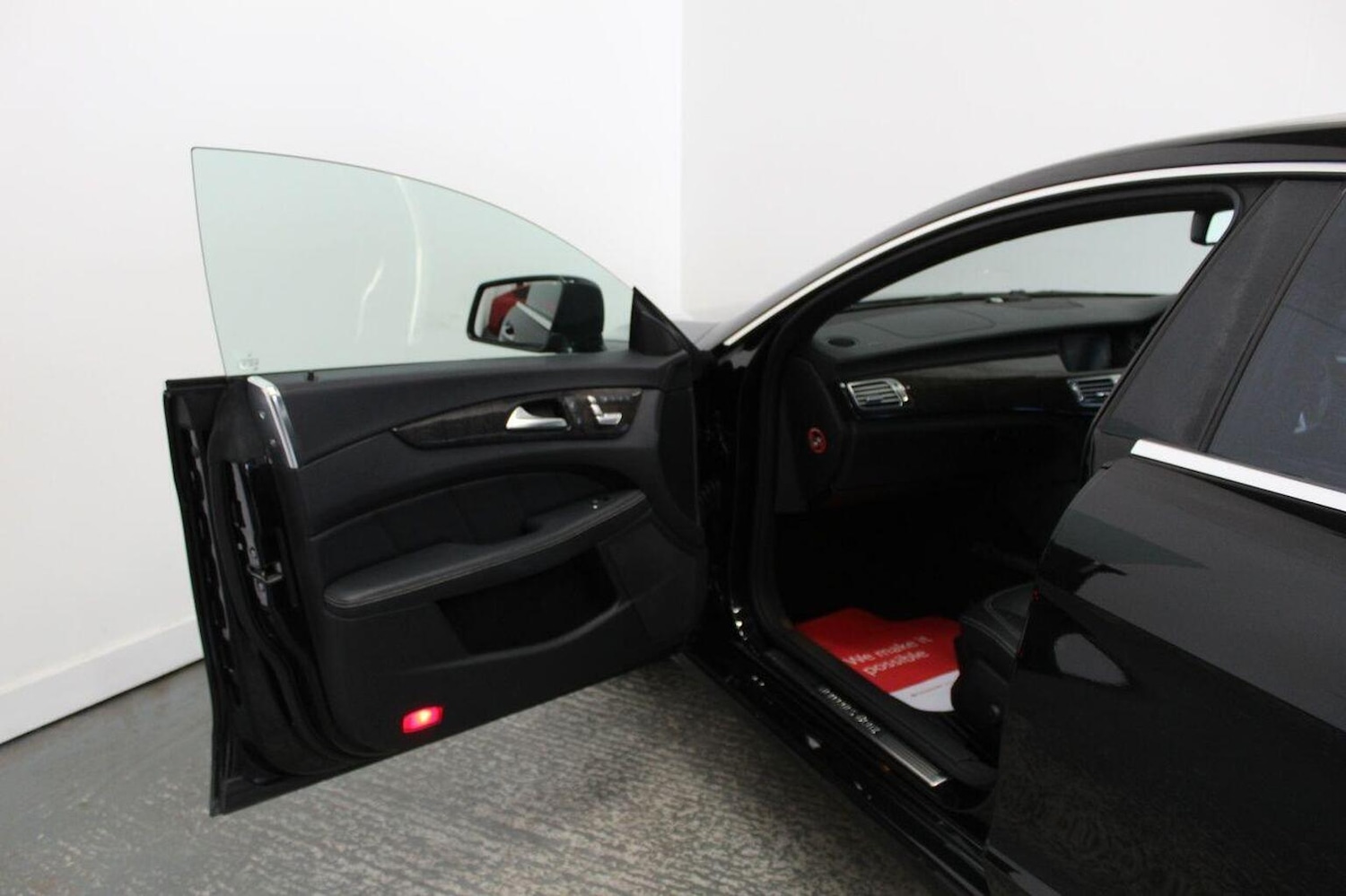 Used Mercedes-Benz CLS 2011 for sale - 77464791: Photo 28