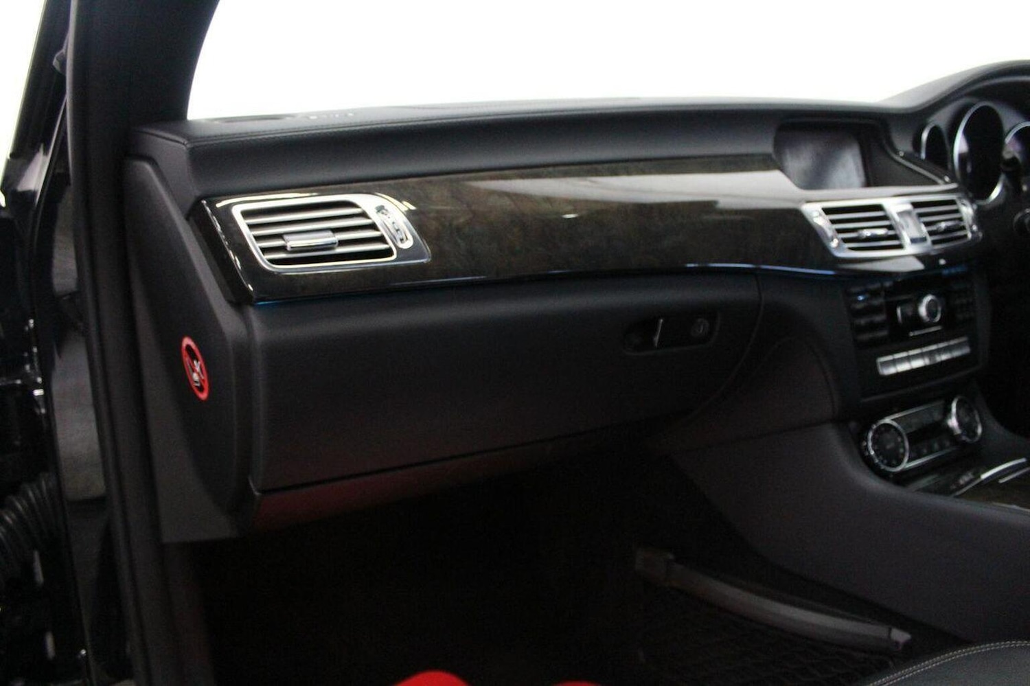 Used Mercedes-Benz CLS 2011 for sale - 77464791: Photo 32